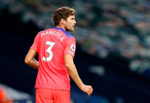 Nhờn với Lampard, sao Chelsea bị chửi sấp mặt trước toàn đội