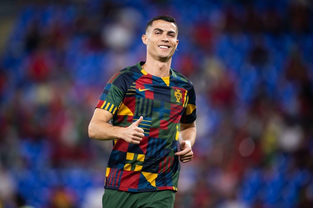 Ronaldo nói gì sau khi vượt mặt Messi ở World Cup 2022?