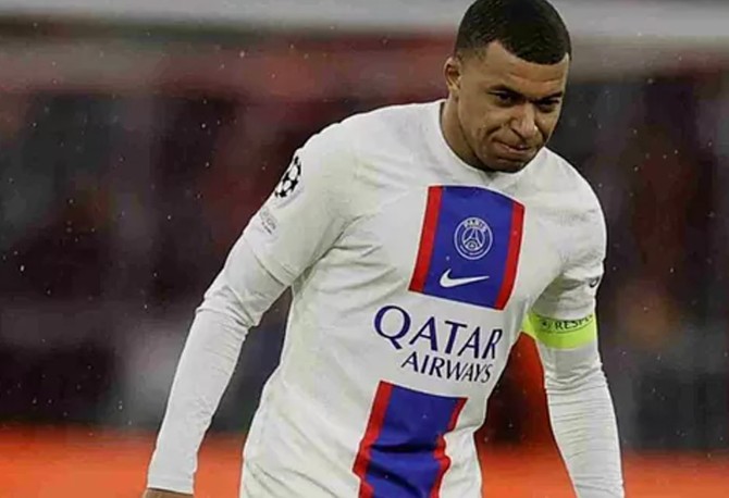 Mbappe phải gọi điện giải thích với Real sau khi gia hạn với PSG