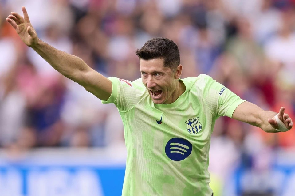 Lewandowski cùng đồng đội tạo cơn sốt bàn thắng