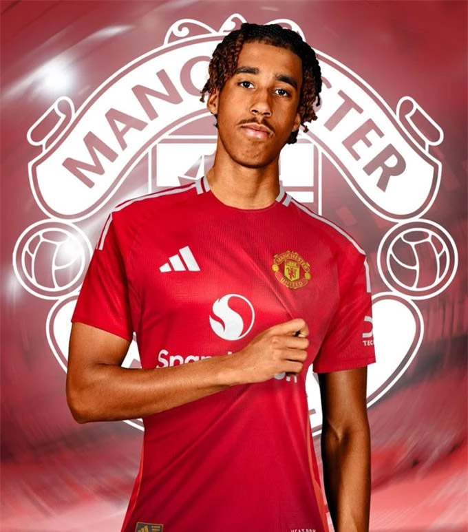 MU mua thành công trung vệ Leny Yoro