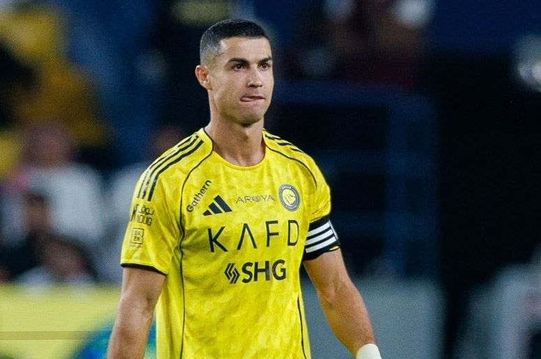 Ronaldo lại lỡ hẹn với danh hiệu