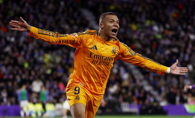 Mbappe lập hat-trick đầu tiên cho Real Madrid