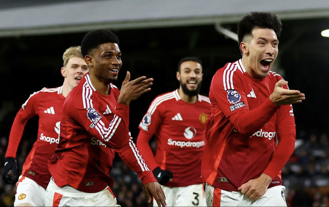 Trung vệ lập công, Man United thoát hiểm tại Craven Cottage