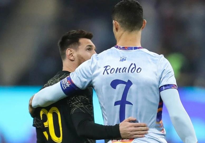 Messi và Ronaldo được ví như... "người đẹp tựa  SIÊU SAO"