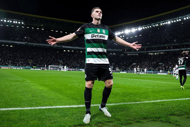 Arsenal vượt mặt Man Utd trong cuộc đua giành siêu tiền đạo