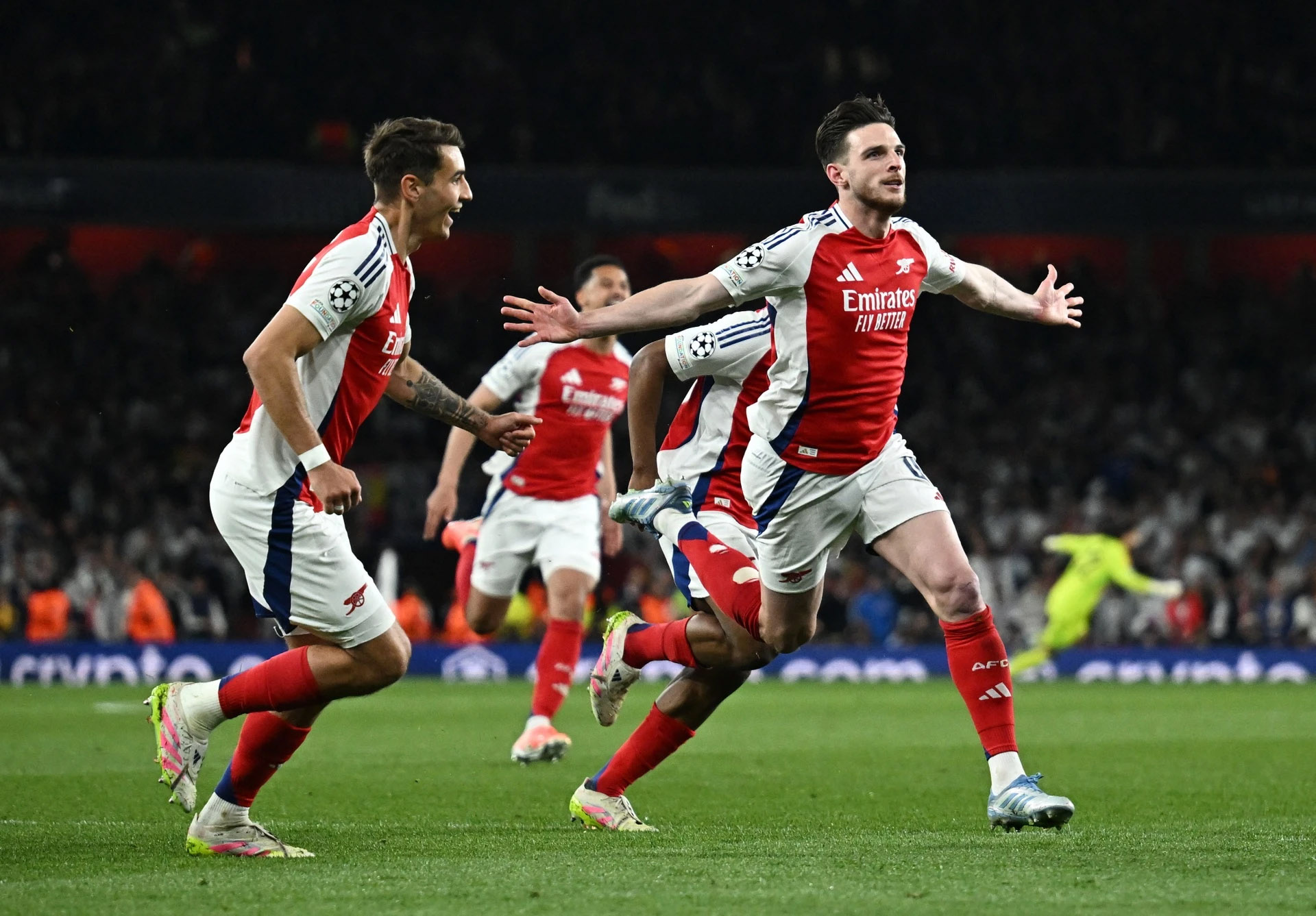 Arsenal tạo địa chấn trước Real Madrid