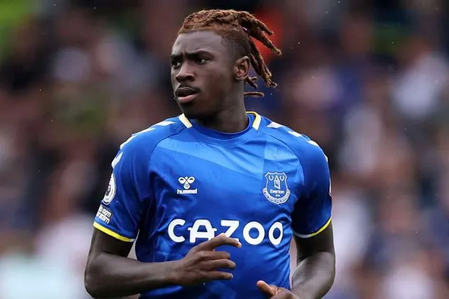 Man Utd tranh sao 50 triệu euro với Barcelona