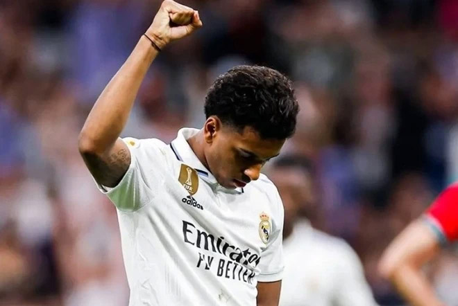 Rodrygo gia nhập Barcelona