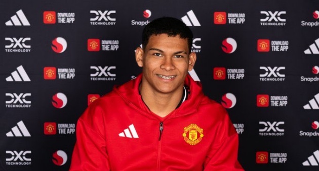 Man United chiêu mộ tài năng 18 tuổi
