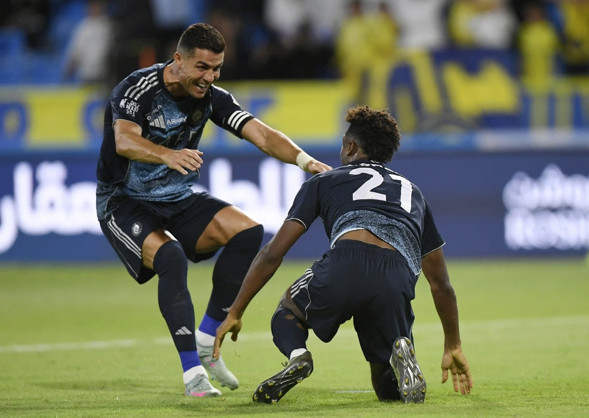 Ronaldo khởi đầu mùa giải ấn tượng, tiến sát cột mốc 1000 bàn thắng