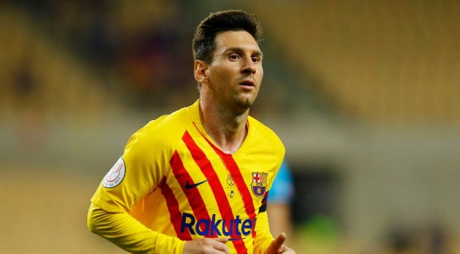 Đồng đội vào chúc mừng sinh nhật Messi giữa đêm, Aguero chỉ đòi đi ngủ