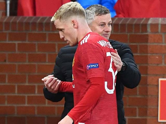 Van de Beek đòi rời MU: Huyền thoại giục làm điều này với HLV Solskjaer